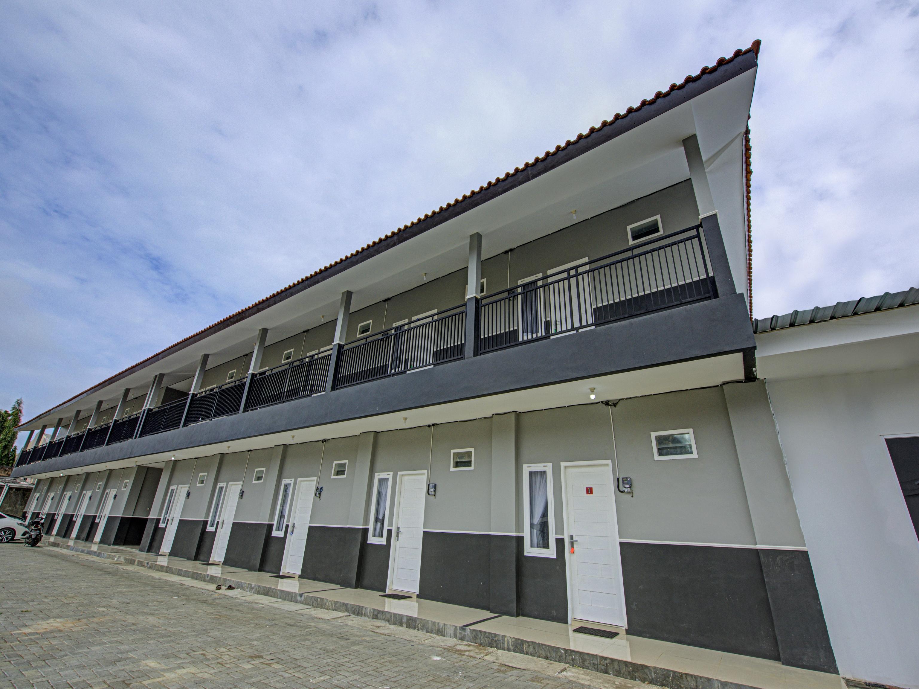 Oyo 3841 Wisma 25 Cilacap Εξωτερικό φωτογραφία
